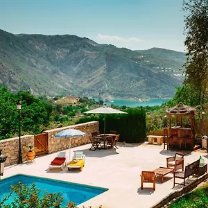 https://casa-rural-alba-montis-cabana-castano.es-andalucia.com